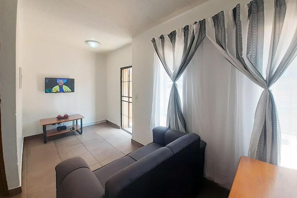 Queens Palace Pretoria-Noord Habitación foto