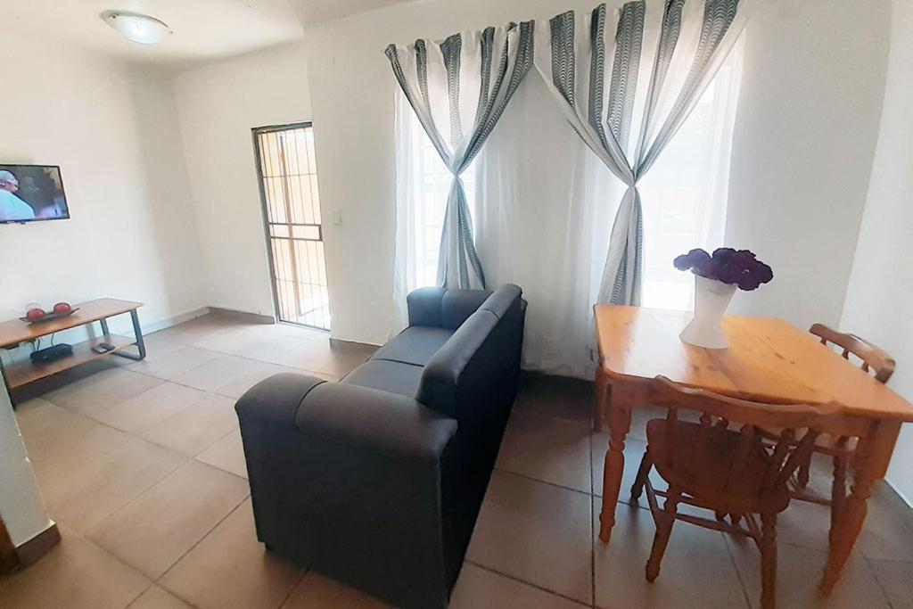 Queens Palace Pretoria-Noord Habitación foto