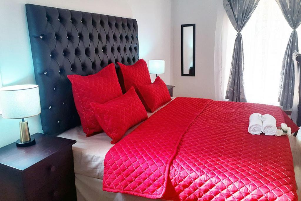 Queens Palace Pretoria-Noord Habitación foto