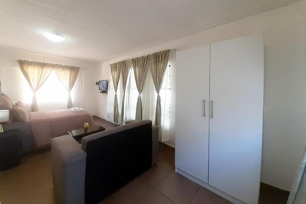Queens Palace Pretoria-Noord Habitación foto