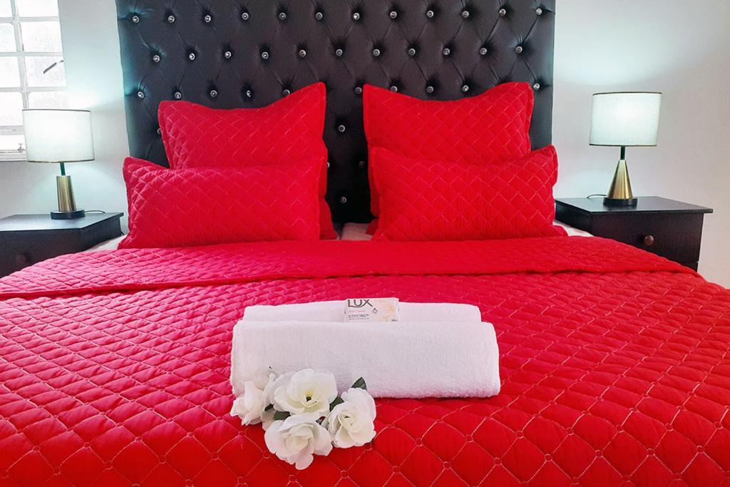 Queens Palace Pretoria-Noord Habitación foto